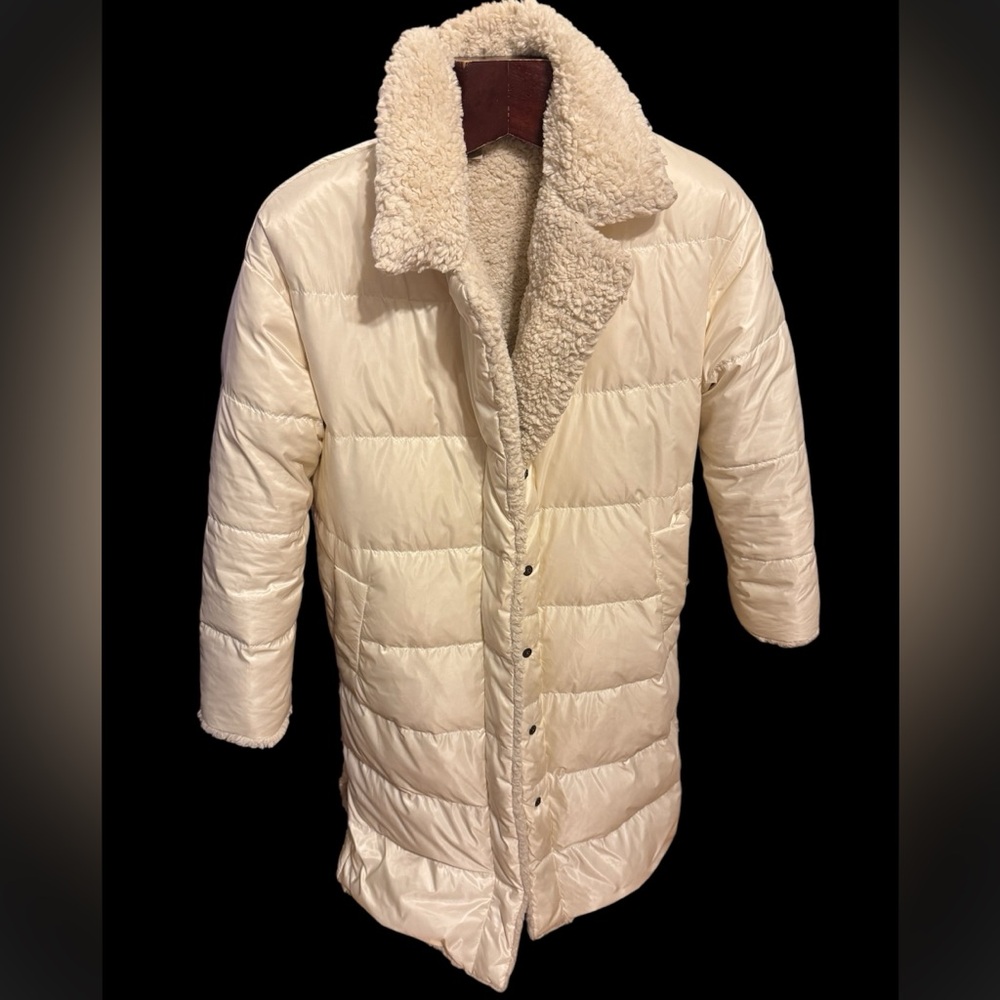 Used once or twice Michel Kors reversible isolated long winter jacket size M,